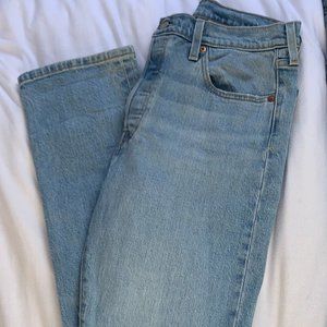 LEVIS- 501- Light Wash Straight Leg